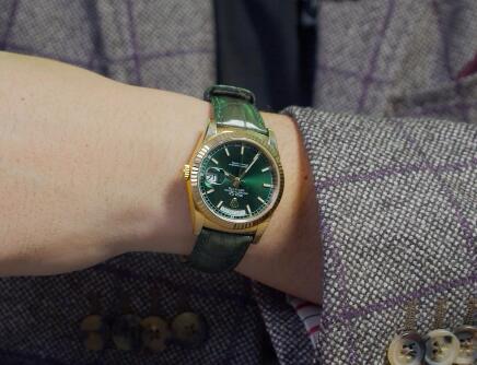 The 36 mm fake Rolex Day-Date is good choice for women.