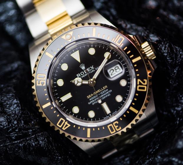 Many watch lovers are surprised that why Rolex adopts the steel and gold to create a diving watch.