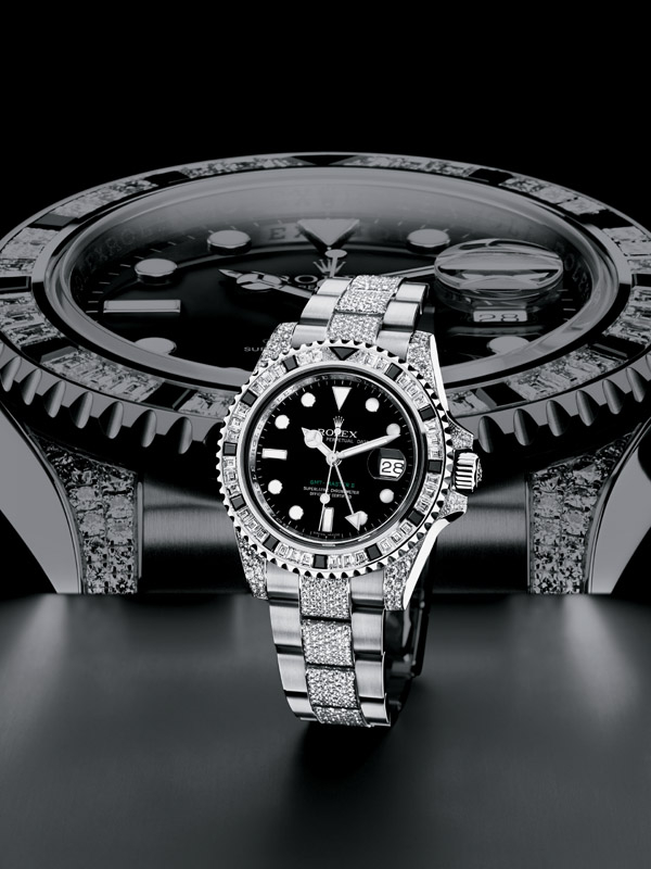 The 18ct white gold fake watches are decorated with diamonds.