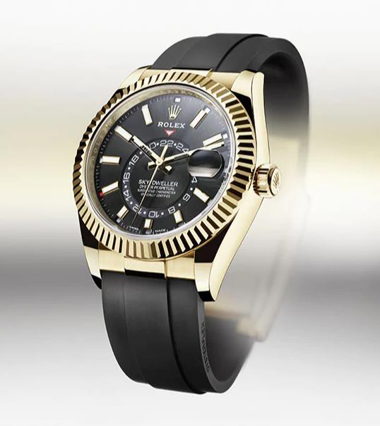 The 18ct gold fake watch is equipped with Swiss movement.